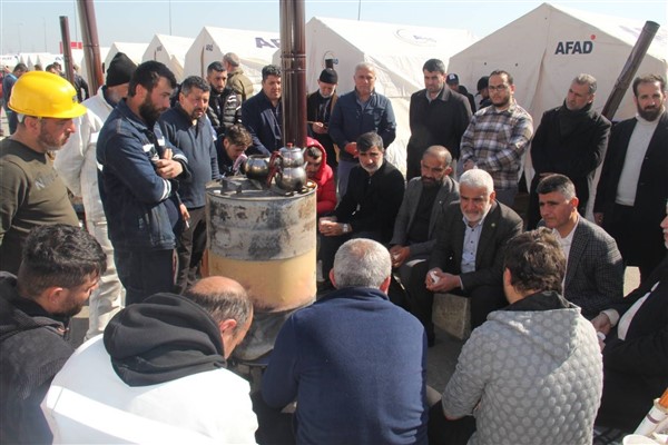 Yapıcıoğlu, Antakya’da depremzedelerle bir araya geldi