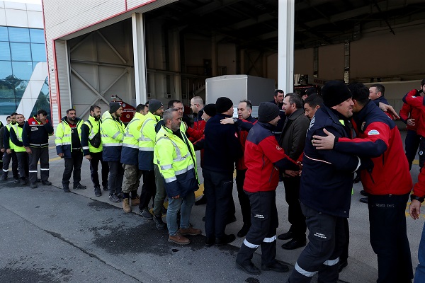 Sakarya kurtarma ekibi Sakarya'ya döndü