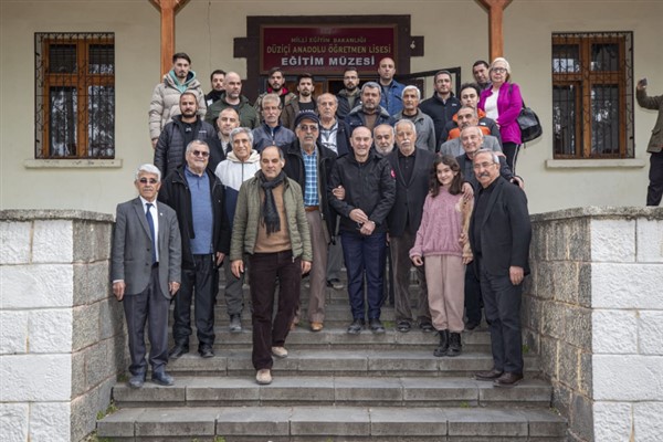 Başkan Soyer, Osmaniye'de yıkılmayan köy enstitüsünü örnek gösterdi