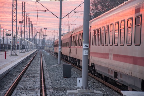 Deprem bölgesinden 316 yolcu treni ile 55 bin 714 kişi taşındı