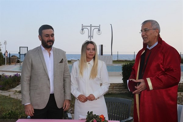 Deprem gölgesinde nikah