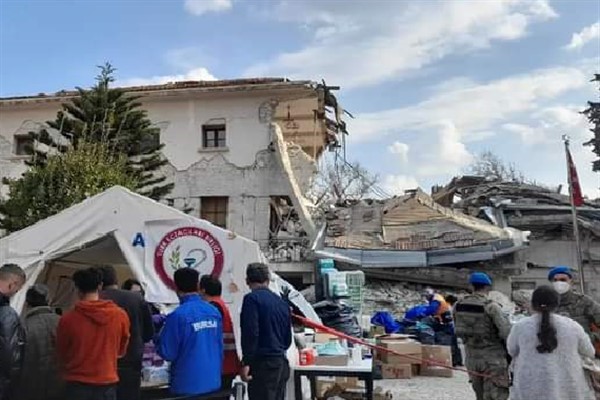 Hatay'da çadır eczaneler kuruldu