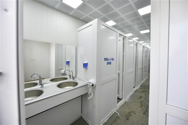 ABB, Kahramanmaraş’a tırlardan dönüştürülen sabit duş alanları kurdu