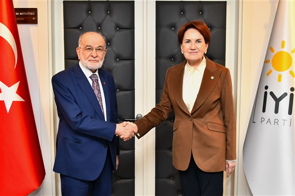 Akşener, Karamollaoğlu'nu ağırladı