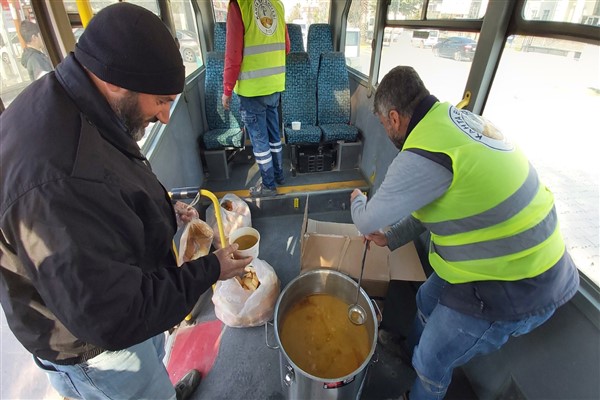 Kahta Belediyesi'nden her gün 6 bin kişiye yemek ikramı