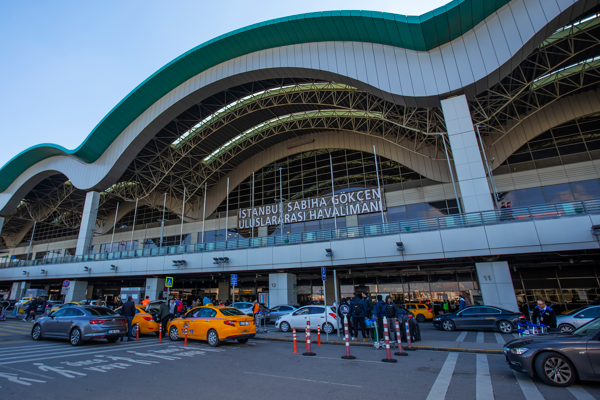 Sabiha Gökçen Havalimanı’ndan depremzedelere 100 milyon liralık nakdi yardım