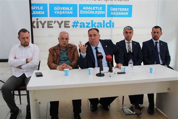 İYİ Partili Mısırlıoğlu: "Araba devrilince yol gösteren çok olur"