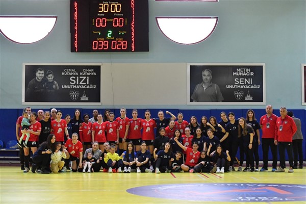 Avrupa Kupası Çeyrek final ilk maçında Konyaaltı, İzmir B. Belediyesi'ni yendi