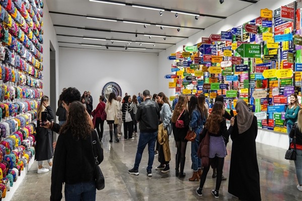 Gavur Mahallesi sergisi uzatıldı