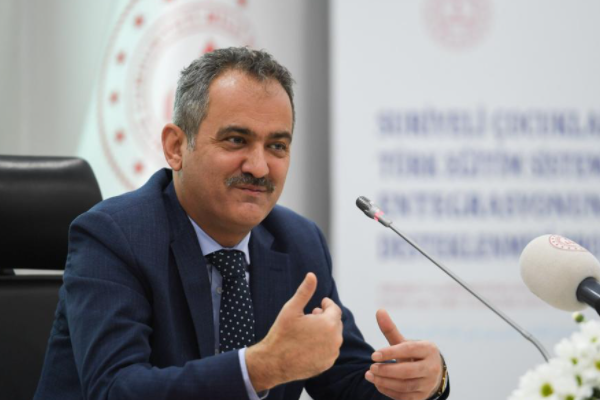 Bakan Özer: "202 bin 817 öğrencimizin nakil işlemini gerçekleştirdik"
