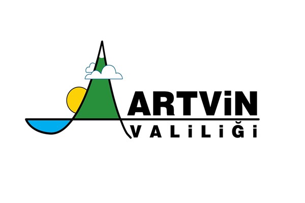 Artvin'de kayak yapanların üzerine çığ düştü