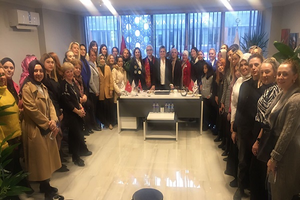 Sakaryalı kadınlar depremzedeler için tek yürek oldu