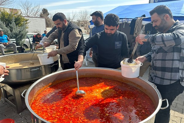 CEPDER'in deprem bölgesine destekleri sürüyor