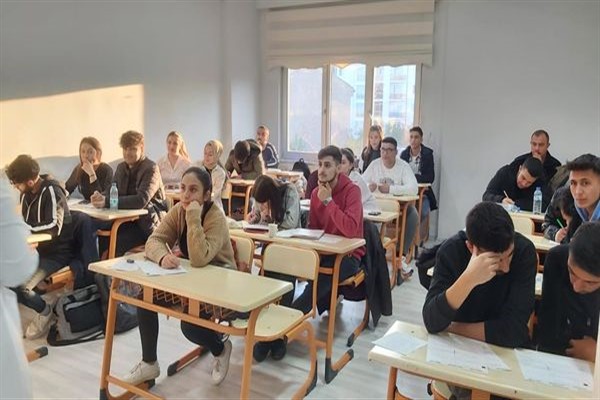 Emirdağ'dan gençlere DGS'ye hazırlık kursları