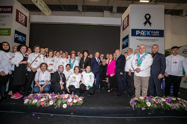 Başkan Soyer Fuar İzmir’in ev sahipliği yaptığı dört fuarı ziyaret etti