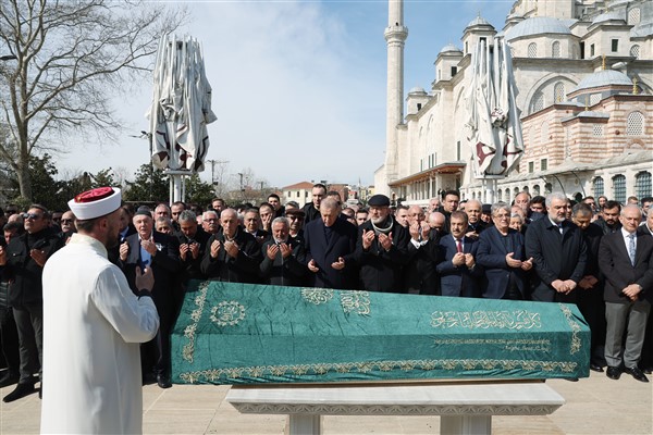 Cumhurbaşkanı Erdoğan, iş insanı Coşkun'un cenaze törenine katıldı