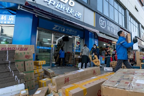 Çin’de iki ay içinde 20 milyardan fazla paket taşındı