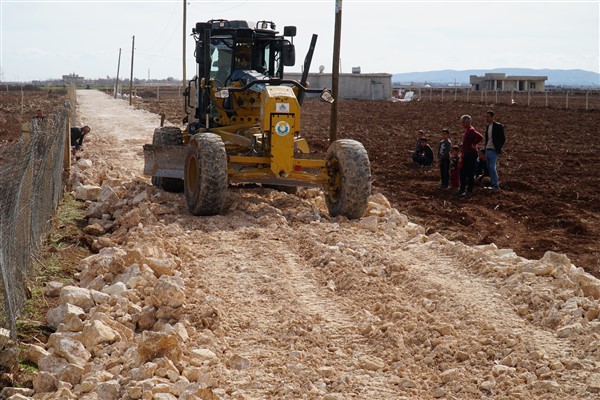 Haliliye Belediyesi’nden kırsal mahallelerde yol atağı