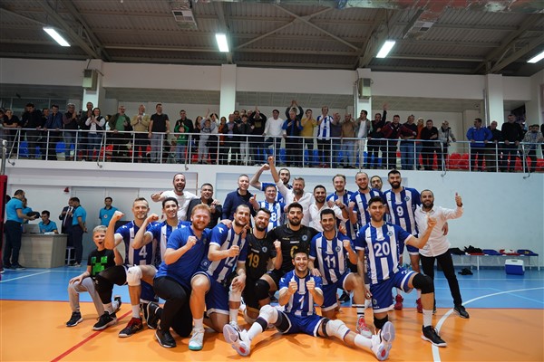Milas Belediyespor Voleybol Takımı, grup şampiyonluğunu garantiledi