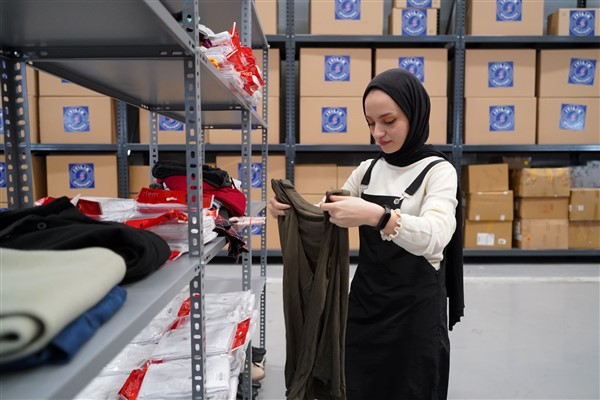 Yenikapı Yardım Toplama Merkezi’nde ‘İyilik İstasyonu’ açıldı