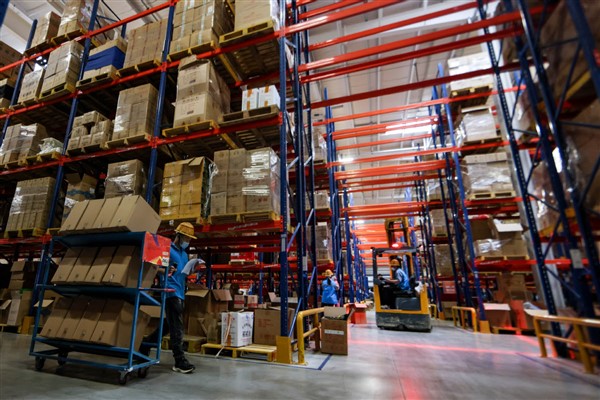 Çevrimiçi ticaret, lojistik sektörü şubat ayında hızla büyüdü