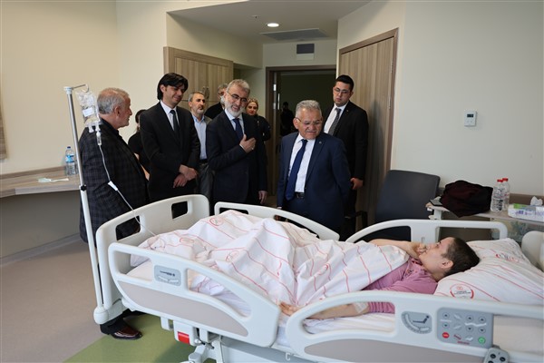 Büyükkılıç ve Yıldız’dan depremzedelere ziyaret