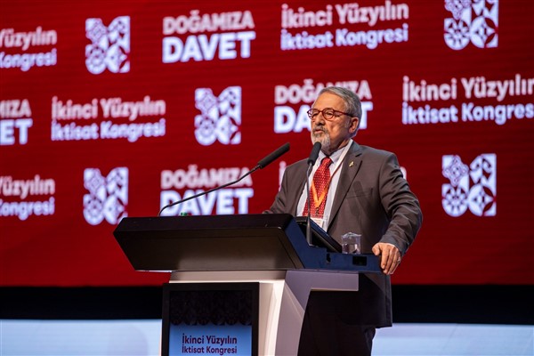 Prof. Dr. Görür: "İzmir doğru yolda"