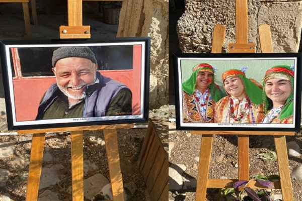 Tarihi Taşhan'da 'Gülümseyen Fotoğraf Sergisi'