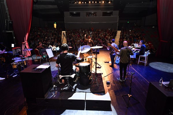 Üsküdar'da, 90'ların ünlü isimleri sahne aldı