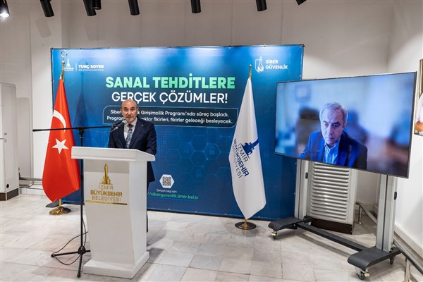 Başkan Soyer: "Gençlerimiz bu eşsiz toprakları bırakıp gitmesin"