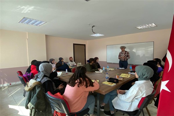 Konya’dan öğrencilere “Yazarlık Atölyesi”