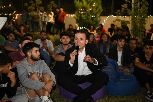 Başkan Özyiğit: "Öğrencilerimize yurt ve misafirhanede yemekler 20 TL"