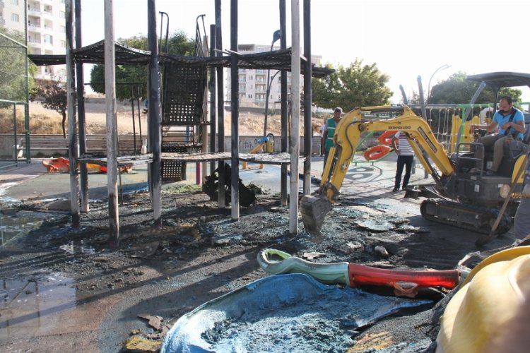 Mardin Artuklu'da Çocuk Parkında Kundaklama!