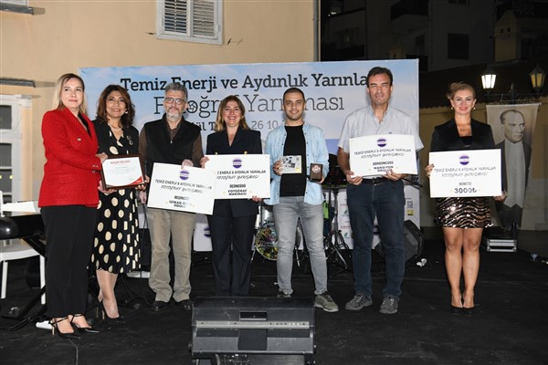 Bornova'da “Temiz Enerji ve Aydınlık Yarınlar” yarışması ödül töreni