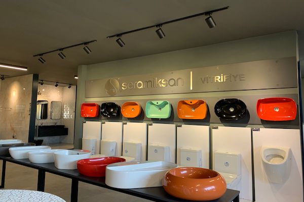 Seramiksan Düzce’deki yeni bayisi Kapoğlu Yapı ile bayi ağını genişletiyor