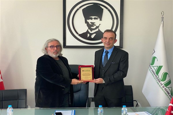 SASİAD'da bayrak değişimi