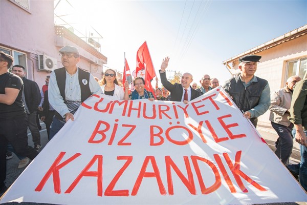 Soyer: "İzmir demokrasinin ve Cumhuriyet'in şehridir"