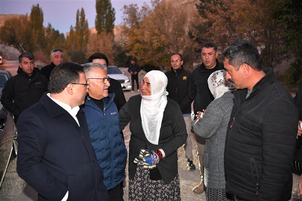 Başkan Büyükkılıç: "Ablalarımız Soğanlı'nın temel taşlarıdır"