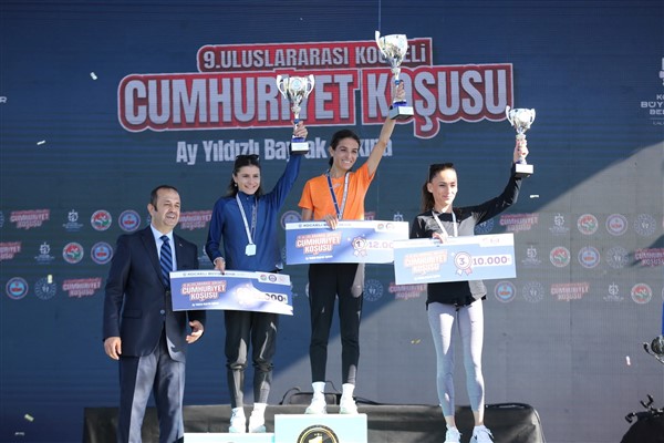 Kocaeli Cumhuriyet Koşusu ve Çocuk Maratonu düzenlendi