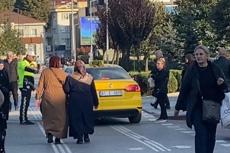 Düzce'de Polisi Dinlemeyen Taksi Sürücüsü Cezayı Yedi!