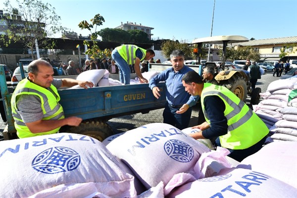 Karakılçık buğdayı tohumu dağıtımı Ödemiş’ten başladı