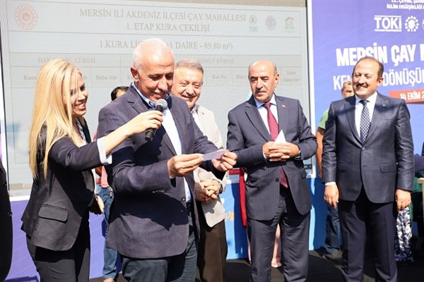 Akdeniz'de kentsel dönüşüm projesi konutları sahiplerini buldu