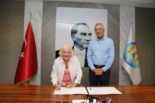 Hayırseverden Mezitli'ye kütüphane