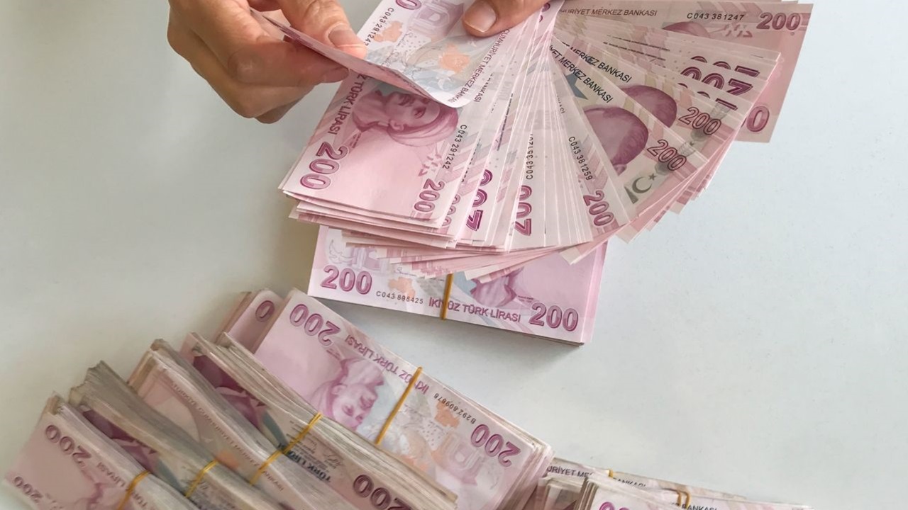 17 milyon emekliye büyük müjde geldi: 9.000 TL nakit ödeme onayı geldi! 10 gün içinde yatacak