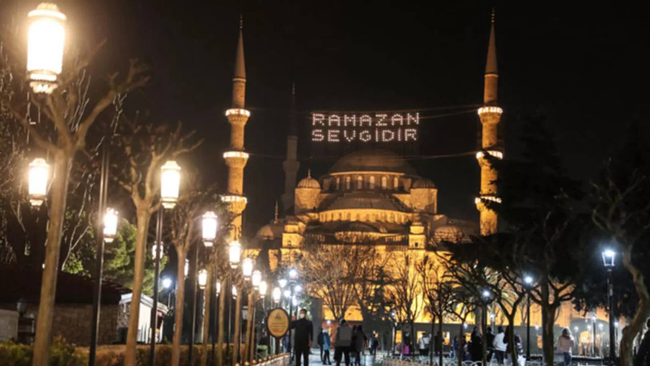 2025 Ramazan Bayramı arefe günü hangi gün? Arefe Günü 2025 dini günler takvimine göre ayın kaçında?