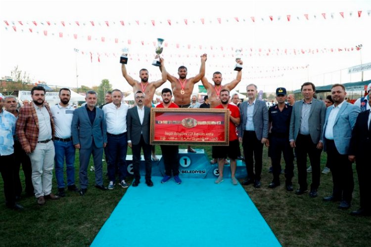 İnegöl’de 367 Pehlivan Kıran Kırana Güreşti