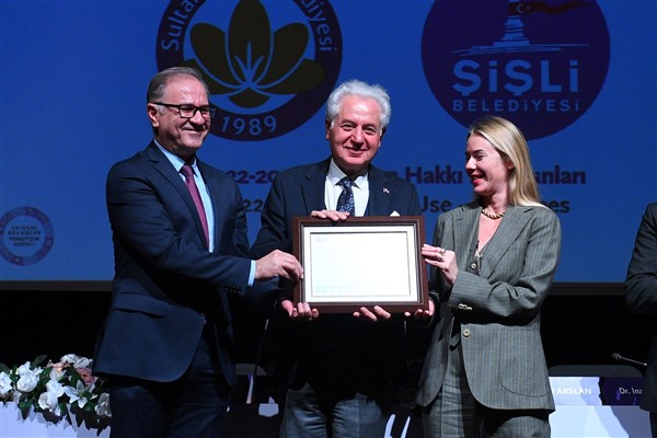 Şişli Belediyesi 'Avrupa Yönetişim Mükemmelliği Markası'nı aldı