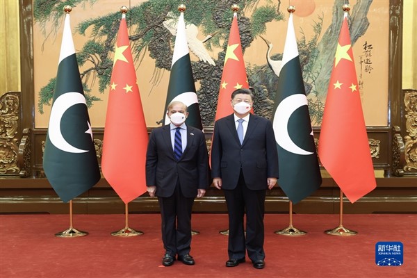 Xi Jinping Pakistan Başbakanı Şerif’le Beijing’de görüştü
