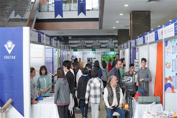 Geleceğin bilim insanları Diyarbakır’da yarışıyor