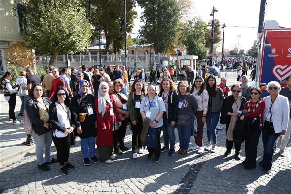 Küçükçekmeceli kadınlar İstanbul’u geziyor